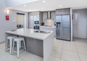 Redcliffe Penthouse 4 Bedroom Holiday Apartment Sleeps 8