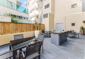 Redcliffe Penthouse 4 Bedroom Holiday Apartment Sleeps 8
