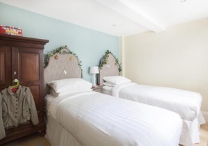 Redcliffe Square VI by Onefinestay