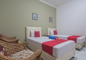 RedDoorz @ Buah Batu 4