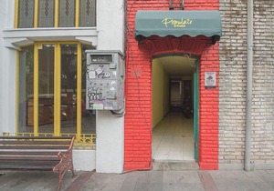 RedDoorz Hostel near Braga Citywalk