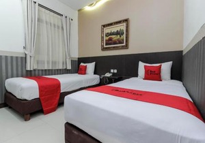 RedDoorz Plus @ Tuparev Cirebon