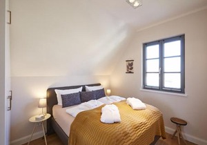 Reetland am Meer - Premium Reetdachvilla mit 3 Schlafzimmern, Sauna und Kamin E16