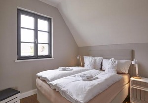 Reetland am Meer - Premium Reetdachvilla mit 3 Schlafzimmern, Sauna und Kamin E24