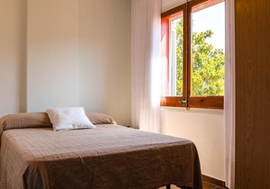 Ref. GINESTA: huge house with private pool and AC.