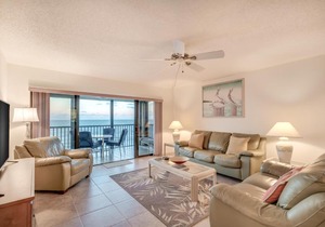 Reflections on the Gulf 504, Sleeps 6, 2 Bedroom, Gulf Front, Pool, Spa
