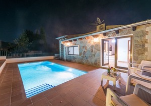 Refugi De Les Aguiles