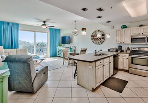 Relax and Enjoy Gulf Views & Excellent Pools, 3rd floor, Garage Parking
