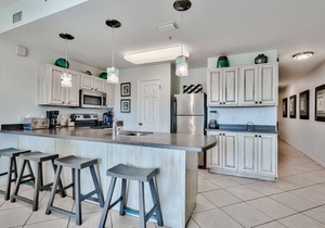 Relax and Enjoy Gulf Views & Excellent Pools, 3rd floor, Garage Parking