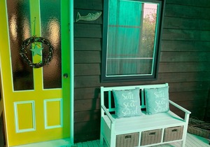 *Relax and unwind - ocean views, pet-friendly, walk to the beach, unlimited wifi