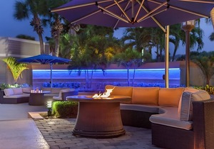 Relaxing Oasis by the Sea! On-site Pools and Dining, Near Bathtub Reef Beach!