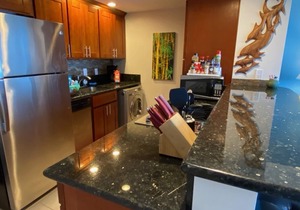Relaxing Ocean Front Views on Maui! Island Sands Condominium