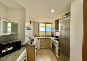Remarkable 1-Bed Apartment & Sea Views - Sleeps 2