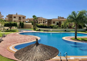 Remarkable 1-Bed Apartment & Sea Views - Sleeps 2