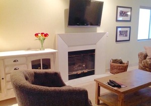 Remodeled 2 Bed 2 Bath Las Palmas Condo with access to Las Palmas Resort pools.