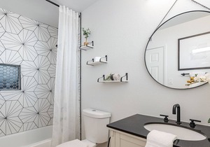Remodeled home in Scottsdale Zip code near the entertainment