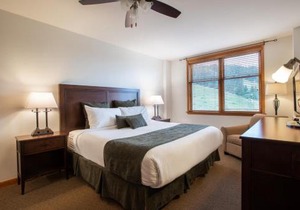 Remodeled Zephyr Mountain Lodge condo with upgraded furnishings and Slope Side View condo