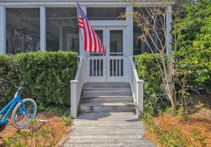 Rendezvous-Luxurious Seaside 3 bedroom home with 1 bedroom Carriage House