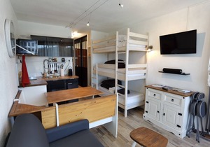 Renovated 5-person studio at the foot of the resort
