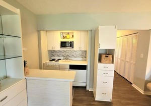 Renovated and Ready.Studio Condo in lovely Island Resort Complex.Close to