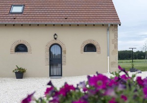 Renovated cottage with terrace, wood stove and Wifi in Chapeau