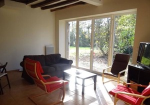 Renovated Farm Near Le Mans: 4 Bedrooms, Modern Amenities, Countryside Bliss, Sleeps 8