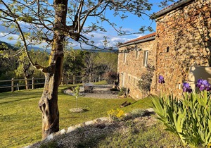Renovated farmhouse with private garden, wood stove and terrace