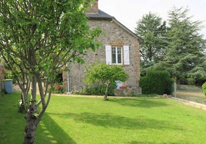 Renovated house 100m from sea with WIFI, garden in Trégastel