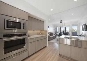 Renovated Penthouse in Seaside, Overlooking Amphitheater, Gulf Views, 2 Bikes