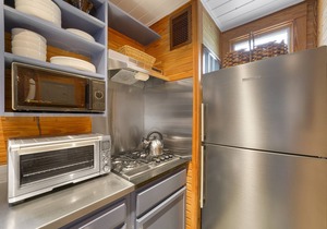 Renovated Seaside Cottage, Pet Friendly, Luxury Touches+ 2 Adult Bikes!