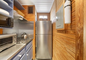 Renovated Seaside Cottage, Pet Friendly, Luxury Touches+ 2 Adult Bikes!