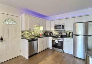 Renovated Siesta Key Vacation Rental W/Heated Pool Walking Distance to Beach