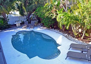 Renovated Siesta Key Vacation Rental W/Heated Pool Walking Distance to Beach