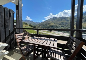 Renovated studio cabin with equipped kitchen in Les Menuires
