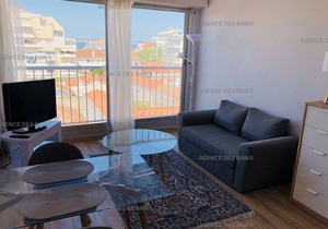 Renovated Studio Cabin 200m from Beach - Private Parking