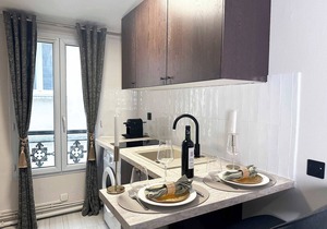 Renovated studio in Montparnasse