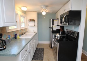 Renovations Spring of 2025! Spacious apartment, less than 2 blocks to the beach.