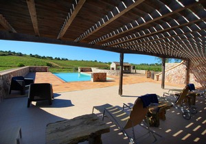 Repiquete - Four Winds Apartments