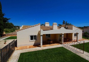 Repiquete - Four Winds Apartments