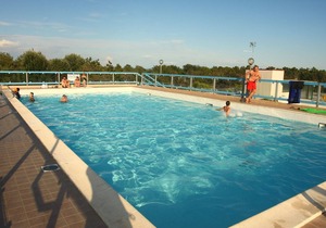 Residence Gemini is an apartmenthouse near the sea (150m), in Bibione Pineda area, with a nice swimm