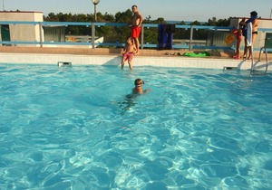 Residence Gemini is an apartmenthouse near the sea (150m), in Bibione Pineda area, with a nice swimm