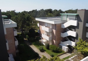Residence Gemini is an apartmenthouse near the sea (150m), in Bibione Pineda area, with a nice swimm