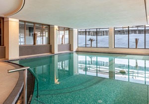 "Residence Anda Appartamento 42" with Views of the Dolomite Peaks, Shared Indoor Pool & Jacuzzi
