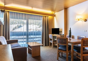 "Residence Anda Appartamento 42" with Views of the Dolomite Peaks, Shared Indoor Pool & Jacuzzi