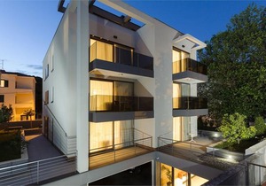 Residence by Vestibul Palace