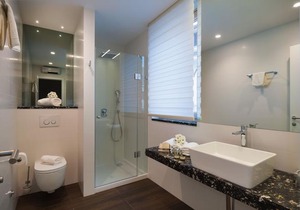 Residence by Vestibul Palace