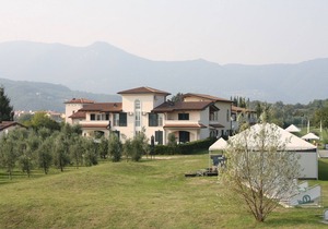 RESIDENCE IL COLOMBARO ~ B THREE-ROOM APARTMENT C FIRST FLOOR