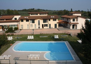 RESIDENCE IL COLOMBARO ~ B THREE-ROOM APARTMENT C FIRST FLOOR