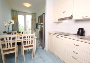 Residence Limoni del Rustichel: Apartment N.12 with lake view, underground parking and pool.