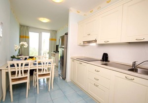Residence Limoni del Rustichel: Apartment N.12 with lake view, underground parking and pool.